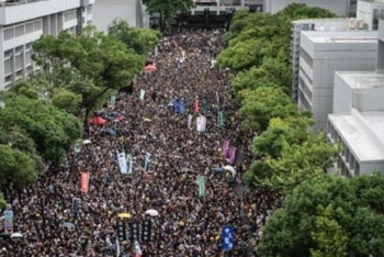 Фотография к новости: Гонконгтағы митинг: билік экстрадициялау туралы заң жобасын қайтарды