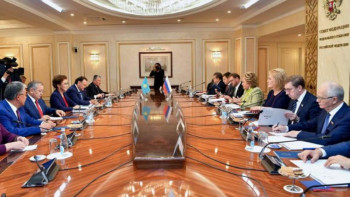 Фотография к новости: Шекарадан өту рәсімдерін барынша оңайлату керек – Дариға Назарбаева