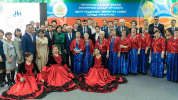 Фотография к новости: Елордада үздік әлеуметтік қызметкерлер марапатталды