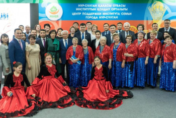 Фотография к новости: Елордада үздік әлеуметтік қызметкерлер марапатталды