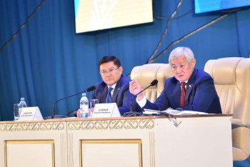 Фотография к новости: Бердібек Сапарбаев Шымкент тұрғындарымен кездесті