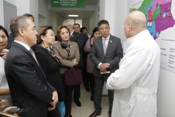 Фотография к новости: Сенаторлар Атыраудағы облыстық перинаталдық орталықта болды