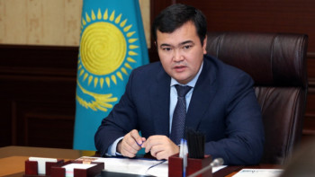 Фотография к новости: Жеңіс Қасымбек: Қарқаралының жолдарымен жүріп өттім, сапасы көңіл көншітпейді 