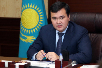 Фотография к новости: Жеңіс Қасымбек: Қарқаралының жолдарымен жүріп өттім, сапасы көңіл көншітпейді 