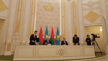 Фотография к новости: Тоқаев пен Лукашенко екіжақты келісімдерге қол қойып, мәлімдеме жасады