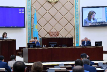 Фотография к новости: Сенатта еліміздің негізгі қаржы құжаттары таныстырылды