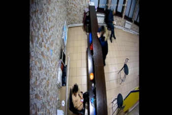 Фотография к новости: ﻿Лоторея кеңсесін тонамақ болған қаскөйдің әрекеті видеоға түсіп қалды