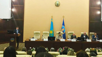 Фотография к новости: Әбіш Кекілбайұлы әдебиетте қалам тартпаған жанры кемде-кем – Ақберен Елгезек