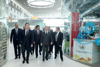 Фотография к новости: Мамин ТМД және ЕАЭО отырыстарына қатысып, Медведевпен келіссөздер өткізді