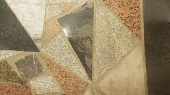 Фотография к новости: Сауда үйінің едені неліктен құлпытас бөлшектерінен төселгені белгілі болды