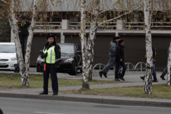 Фотография к новости: ІІМ митинг туралы: ﻿Полиция бөлімшелеріне 26 адам жеткізілді 
