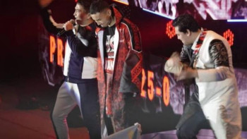 Фотография к новости: Қанат Ислам 4 раунд сынған қолмен жұдырықтасқан