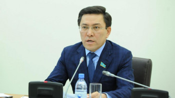 Фотография к новости: Жалған ақпарат беріп отырсыздар ма? Депутат министрге интернет қосылды деген ауылдарды аралап қайтуды ұсынды