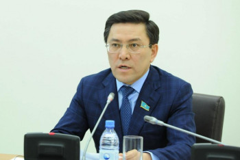 Фотография к новости: Жалған ақпарат беріп отырсыздар ма? Депутат министрге интернет қосылды деген ауылдарды аралап қайтуды ұсынды