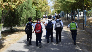 Фотография к новости: Павлодарда 40 мыңнан астам оқушы түрлі шарамен қамтылады 