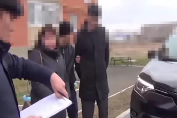 Фотография к новости: Ақмола облысында басқарма басшысы пара алу үстінде қолға түсті  