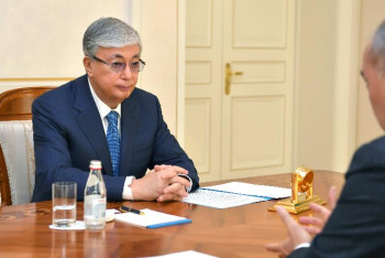 Фотография к новости: Тоқаев Ұлттық қоғамдық сенім кеңесінің мүшелерімен кездесті