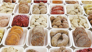 Фотография к новости: CҚО-да жартылай фабрикат өнімдерден ішек таяқшалары табылған