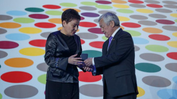 Фотография к новости: Сапарбаев әлеуметтік қызметкерлерді кәсіби мерекесімен құттықтады