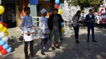 Фотография к новости: Көпбалалы отбасылардан шыққан студенттерге шәкіртақы тағайындалды