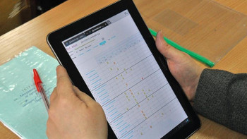 Фотография к новости: Kundelik.kz дауына нүкте: интернеті жоқ ауылда қағаз журнал қолданыла береді 