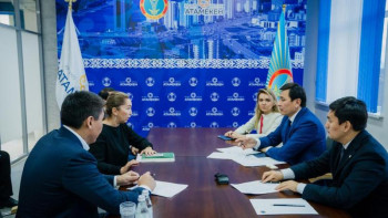 Фотография к новости: Көлгінов кәсіпкерлермен кездесті