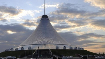 Фотография к новости: "Хан Шатырдың" төменгі қабатында өрт шықты 