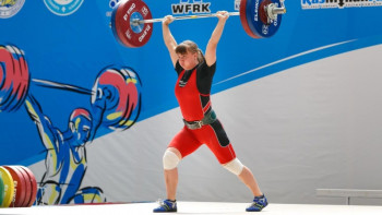 Фотография к новости: Қазақстандық зілтемірші жеңіс тұғырынан көрінді  