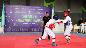 Фотография к новости: Қазақстанда тұңғыш рет мүмкіндігі шектеулі балалар арасында жарыс өтті