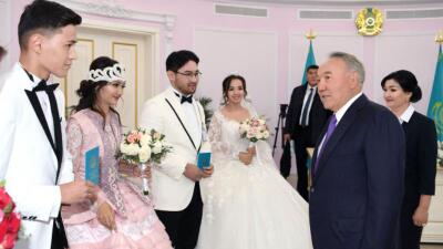 Назарбаев жаңадан ашылған Неке сарайына барды