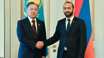 Фотография к новости: Нығматулин Армения Парламентінің төрағасымен келіссөз жүргізді 