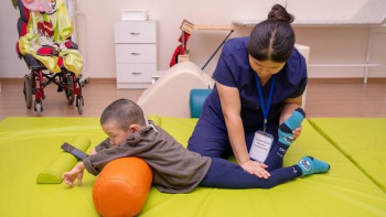 Фотография к новости: Ерекше қажеттіліктері бар балаларға арналған орталықта ем-шара жүргізілуде