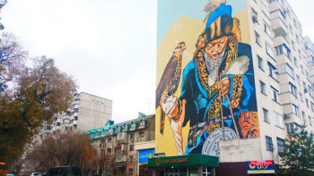 Фотография к новости: Алматыда бүлінген мурал қайта қалпына келтірілді