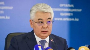 Фотография к новости: Атамқұлов  гардеробында қанша отандық костюм барын айтты