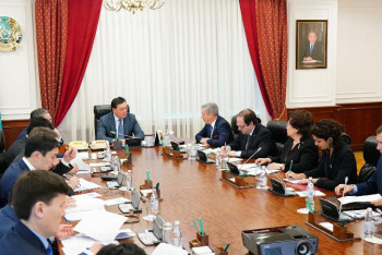 Фотография к новости: Мамин "Франция-Қазақстан" сауда-өнеркәсіп палатасының басшылығымен кездесті 