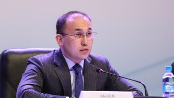 Фотография к новости: Абаев мемлекеттік қызметкерлерге смартфонды қайтару қажет екенін айтты