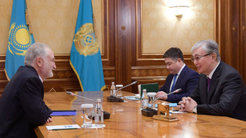 Фотография к новости: Тоқаев Францияның белгілі саяси қайраткерін қабылдады