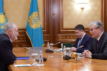 Фотография к новости: Тоқаев Францияның белгілі саяси қайраткерін қабылдады