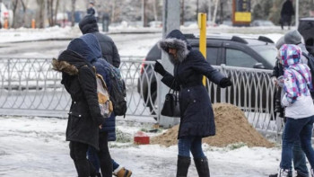 Фотография к новости: Алматыда көктайғаққа қарсы 183 тонна материал төгілді