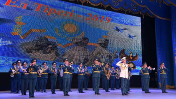 Фотография к новости: Елордада сарбаздар әскерге шақырылды 