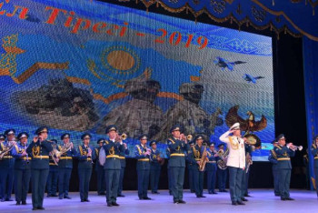 Фотография к новости: Елордада сарбаздар әскерге шақырылды 