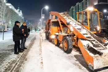 Фотография к новости: Елорданың коммуналдық қызметтері бір тәулікте 22 500 текше метр қар шығарды 