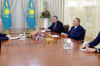 Фотография к новости: Елбасы Ресей стратегиялық зерттеулер институтының директорымен кездесті