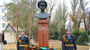 Фотография к новости: Халық қаһарманы Ғазиз Байтасовты еске алу шеруі өтті