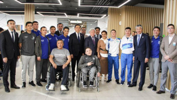 Фотография к новости: Сапарбаев Паралимпиада жаттығу орталығының жұмысымен танысты