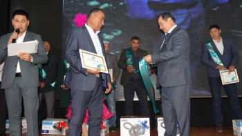 Фотография к новости: Мақтааралдың үздік диқандары марапатталды 