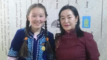 Фотография к новости: Қазақ қызы көне моңғол жазуын оқу байқауында бас жүлдеге ие болды