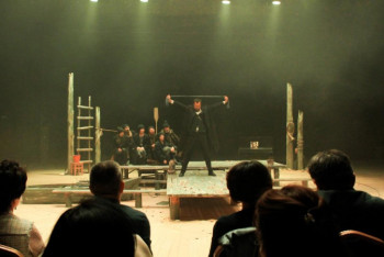 Фотография к новости: Атырауда Рахымжан Отарбаевтың шығармасы сахналанды ﻿