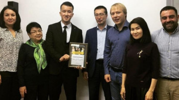 Фотография к новости: Қарағандылық студент Грэм Кларк атындағы шәкіртақы иегері атанды