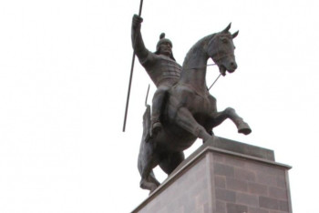 Фотография к новости: Атырау облысында Исатай Тайманұлына ескерткіш орнатылды 